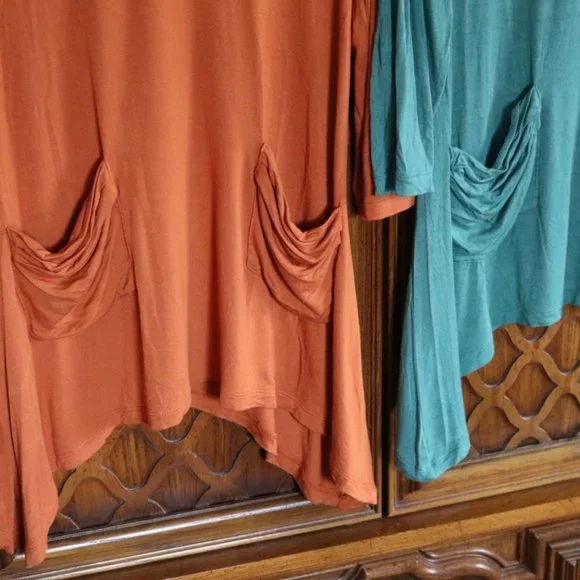 LOGO by Lori Goldstein V-neck Asymetrical Lagenlook Pocket Tees NWOT! - 3 pc, XS - Picture 5 of 16